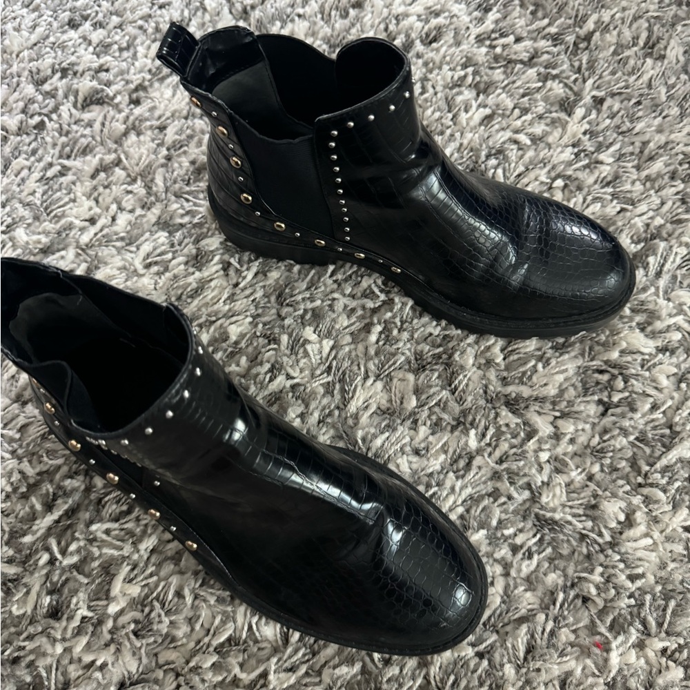 Black boots